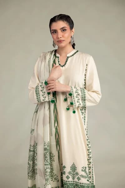 Ivory Emerald Tassel